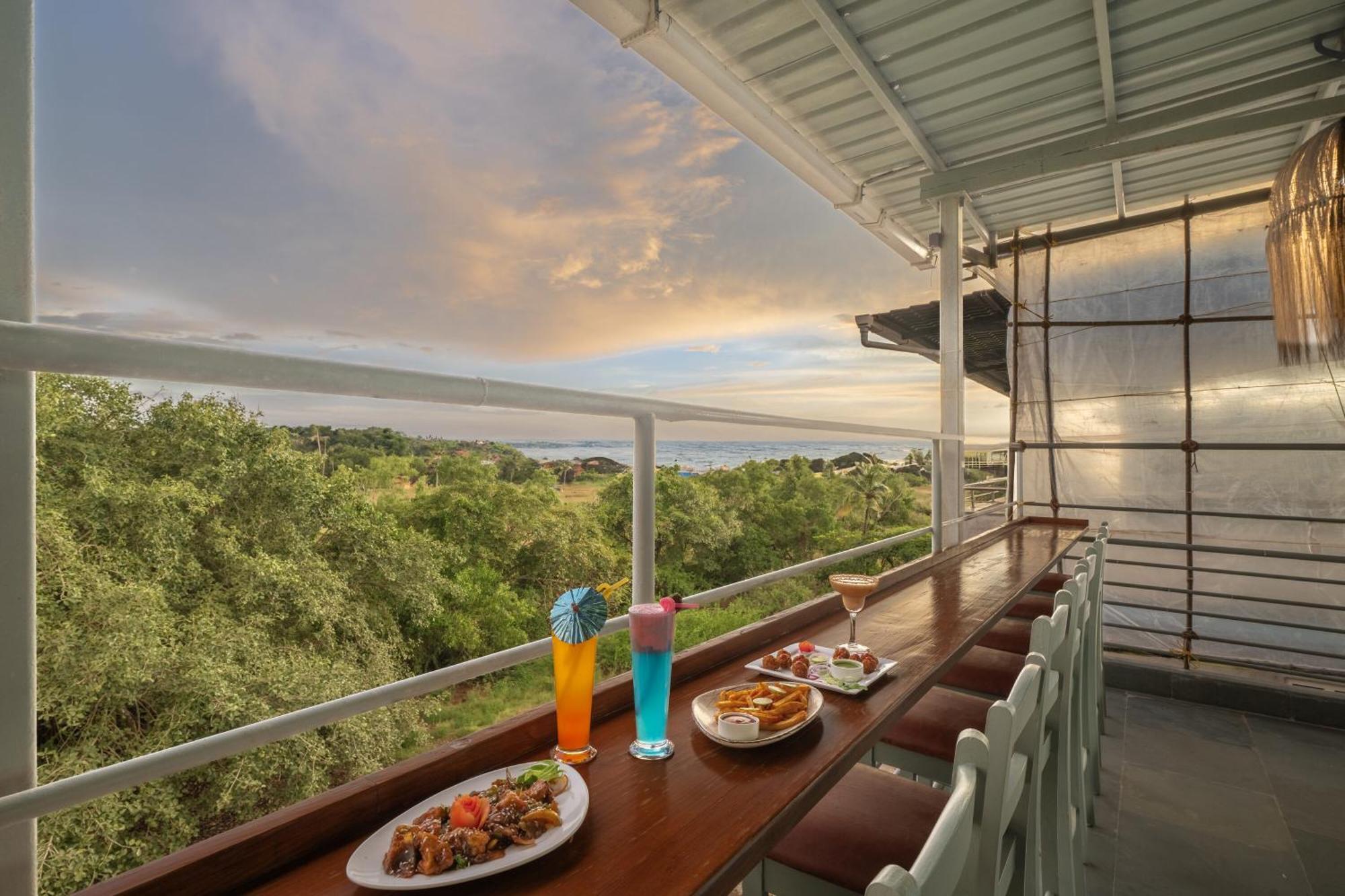 Hotel Echor Samara Morjim Goa Sea View Restro Zewnętrze zdjęcie